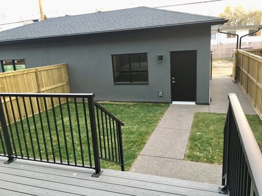 Calgary Inner-City Infill - South-facing Backyard & Double Garage